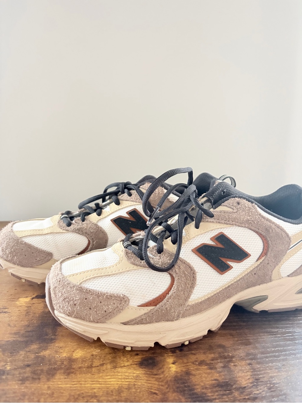 New Balance Beige, White & Black 530 Sneakers - Picture 4 of 5